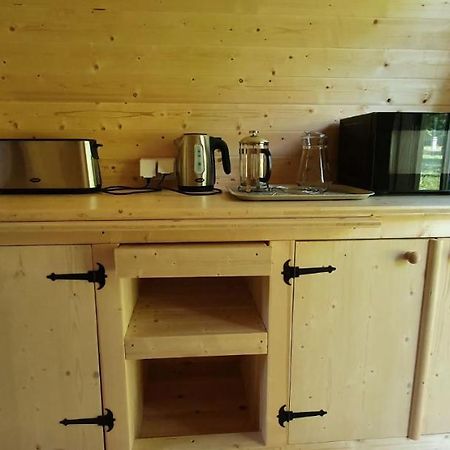 Cabane 2/3 Pers Au Camping Les Patis Nazelles-Negron المظهر الخارجي الصورة